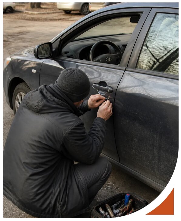 Профессиональное вскрытие автомобиля Тойота без повреждений в Серове